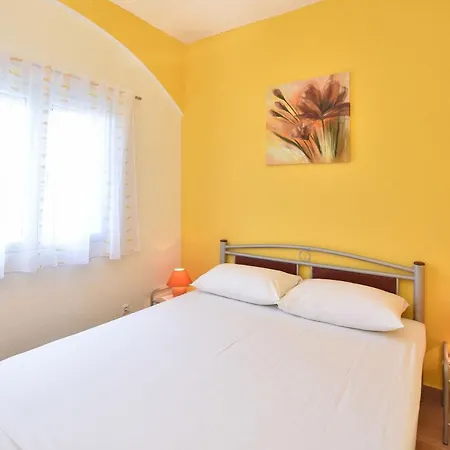 Apartment Sretan *